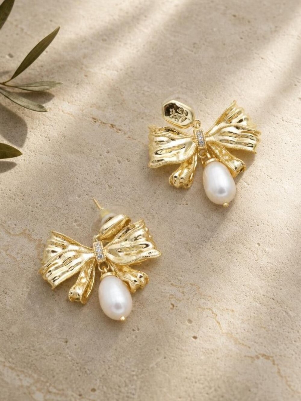 Kendra Scott x LoveShackFancy Pearl Bow Drop Earrings - Picture 2 of 2